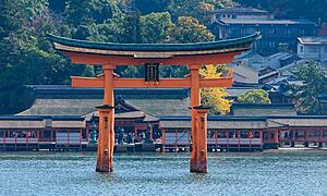 【Itsukushima Shrine】Shrine on the Water